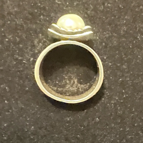 Silpada Sterling Silver and Freshwater Pear ring - Picture 4 of 6